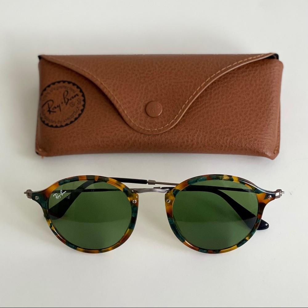 Round Ray-Ban , tortoise & green frame, with case